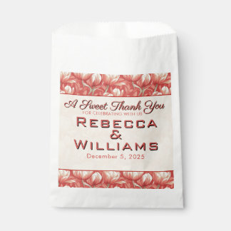 Modern Tulip Petal Backyard Wedding Bedankzakje