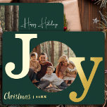Modern  Typewriter Familie Kerstfoto Folie Feestdagenkaart<br><div class="desc">Vier het vakantieseizoen met elegantie en stijl met onze Modern Typewriter Family Christmas Photo Folie Holiday Kaart. Deze prachtig ontworpen kaart is voorzien van een klassieke combinatie van smaragdgroen en goud, waardoor een tijdloze en verfijnde achtergrond ontstaat voor de gekoesterde foto van uw familie. Het minimalistische en schone ontwerp van...</div>