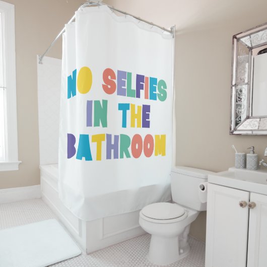 Modern Typografisch Douchegordijn (In situ)