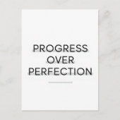 Modern typography progress over perfection text briefkaart (Voorkant)