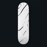 Modern uniek zwart wit marmerpatroon persoonlijk skateboard<br><div class="desc">Dit moderne en trendy patroon is perfect voor elk stijlvol man of elke vrouw. Hij heeft een hedendaags en koel, geïsoleerd, met elkaar bekleed marmer patroon in zwart-wit. Het is elegant, eenvoudig, strak en uniek. ***BELANGRIJKE NOTA VAN HET ONTWERP: Voor om het even welk verzoek van het douaneontwerp zoals passende...</div>