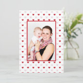 Modern Valentijnsdag Hearts Foto Custom Red Feestdagenkaart (Staand voorkant)