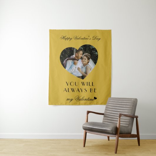 Modern Valentines Day Wall Tapestry for Couples Wandkleed (In situ)