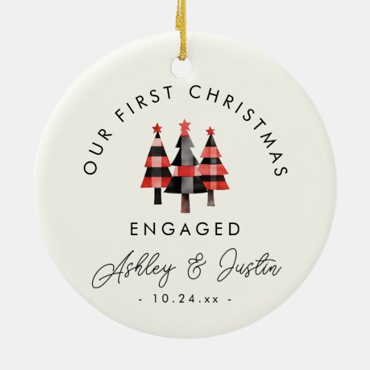 Modern Verloving Eerste Kerst Gezellig Plaid Keramisch Ornament (Achterkant)