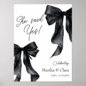 Modern Verloving Ze zei ja Coquette Black Bow Poster (Voorkant)