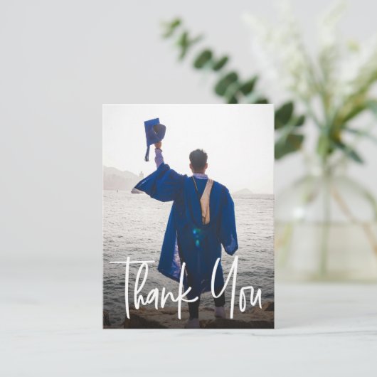 Modern Vertical Photo Afstuderen Custom Bedankt Aankondigingskaart (Staand voorkant)
