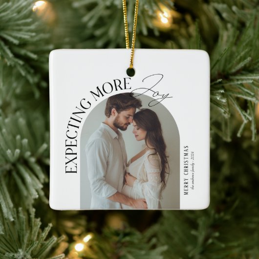 Modern verwacht meer vreugde Baby Foto Kerstmis Keramisch Ornament (Boom)