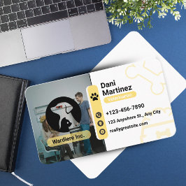 Modern Vet Clinic Business Card – White & Yellow  Visitekaartje