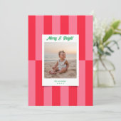 Modern Vrolijk & Helder Rood & Roze Stripes Kerstm Feestdagenkaart (Staand voorkant)