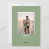 Modern Vrolijk & Helder Sage Groene Stripes Kerstm Feestdagenkaart (Achterkant)