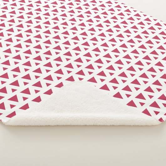 Modern warmroze driehoekspatroon sherpa deken (3/4)