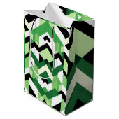 Modern Wasabi Green Block Chevron Design GIft Medium Cadeauzakje (Achterkant Gekanteld)