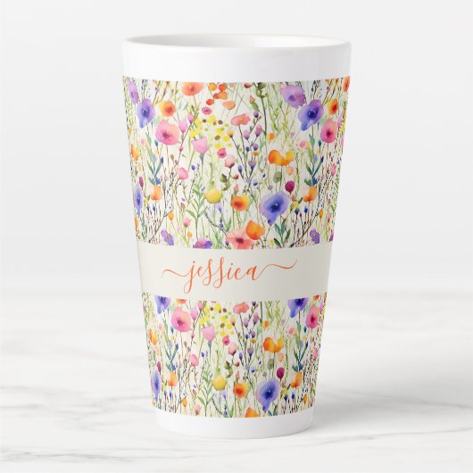 Modern watercolor wildflowers pattern script name latte mok (Voorkant)