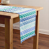 Modern Waves Pattern in Shades of Blue Korte Tafelloper (Voorbeeld)