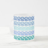 Modern Waves Pattern in Shades of Blue Matglas Koffiemok (Voorkant links)
