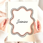 Modern Wavy Scalloped Lijst Custom Name Planner<br><div class="desc">Blijf georganiseerd en stijlvol met deze elegante planner met een zacht, afgerond geschulpte lijst. Personaliseer het met jouw naam voor een unieke en verfijnde touch. Deze planner is perfect voor het bijhouden van afspraken, to-do's en al uw belangrijke data. Met zijn klassieke ontwerp en ruime schrijfruimte is het een must-have...</div>