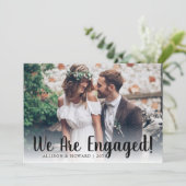 Modern We Are Engaged Foto Script Verlovingsaankon Aankondiging (Staand voorkant)