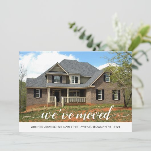 Modern we hebben wijziging van adresfoto's verplaa aankondiging (Staand voorkant)