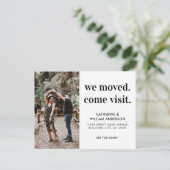 Modern we moved come Visite Photo Typography Movin Aankondigingskaart (Staand voorkant)