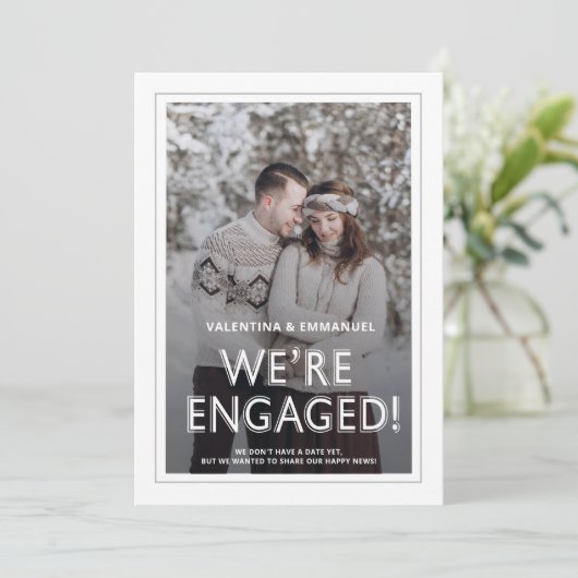 Modern we zijn bezig met de aankondiging van het V (Staand voorkant)