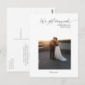 Modern We zijn getrouwd eenvoudige verrassing Foto Briefkaart (Voorkant / Achterkant)