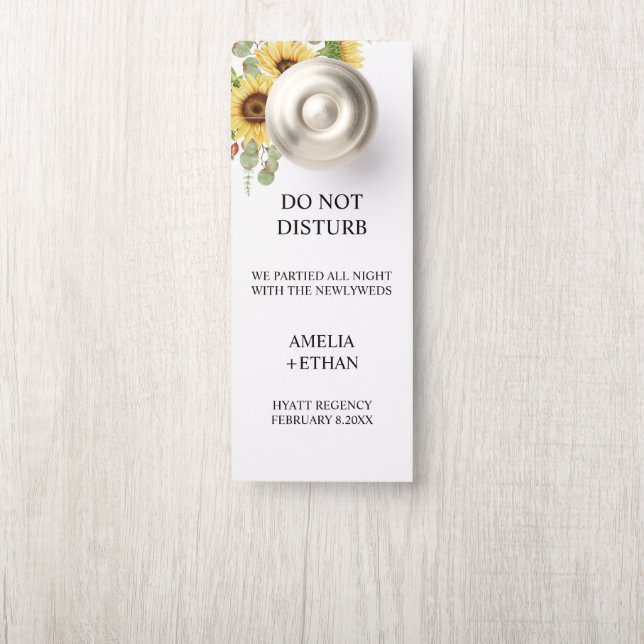 Modern Wedding Hotel Do Not Disturb Door Hanger (Op knop)