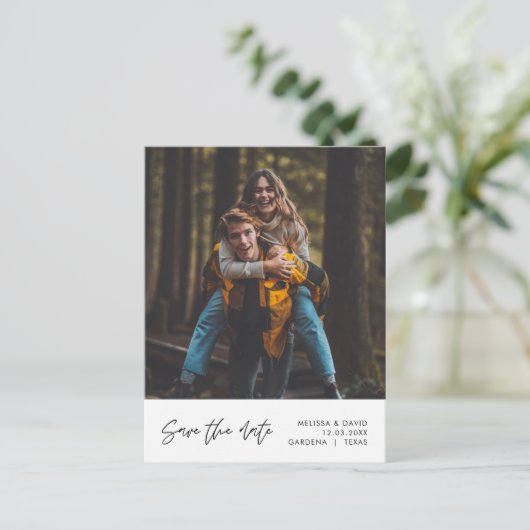Modern Wedding Save the date, paar foto Postcar Briefkaart (Staand voorkant)