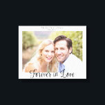 Modern Wedding Typography Forever in Love Foto Canvas Afdruk<br><div class="desc">Modern Wedding Typography Forever in Love Photo Canvas Print. Herinner je je bruiloft, je verjaardag of je speciale dag nog jaren om met dit canvas te komen dat is aangepast aan je foto en onze elegante typografie. Eenvoudig aan te passen met tekst, doopvonten, en kleuren. Creëer door Zazzle pro ontwerper...</div>
