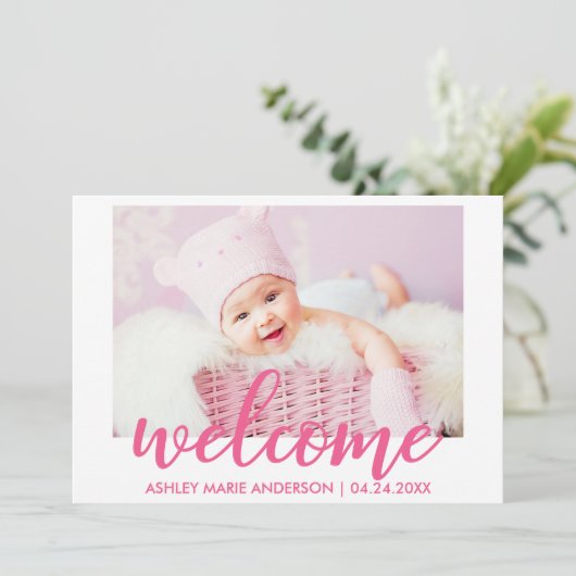Modern Welkom, nieuw, warm roze baby Aankondiging (Staand voorkant)