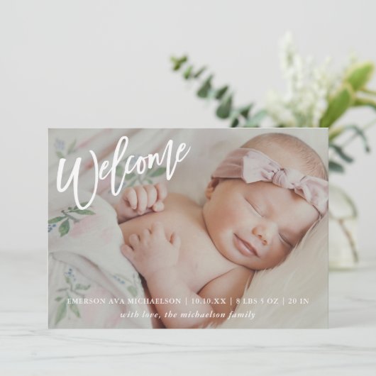 Modern welkomstscript Faux Gold Confetti Geboorte Aankondiging (Staand voorkant)