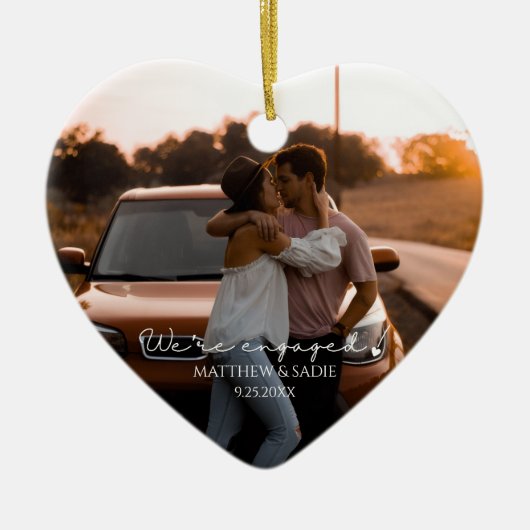 Modern We're Engaged Heart Verloving foto Keramisch Ornament (Voorkant)