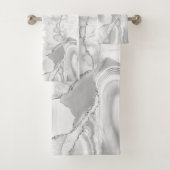 Modern White Agate Silver Abstracte marmer Bad Handdoek (Insitu)