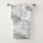 Modern White Agate Silver Faux Glitter Marble Bad Handdoek (Insitu)