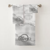 Modern White Agate Silver Monogram Marble Bath Bad Handdoek (Insitu)