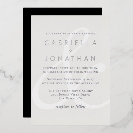Modern White Ampersand Monochrome Wedding Silver F Folie Uitnodiging (Voorkant / Achterkant)