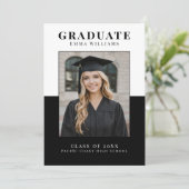 Modern White and Black Graduate Announcement Kaart (Staand voorkant)
