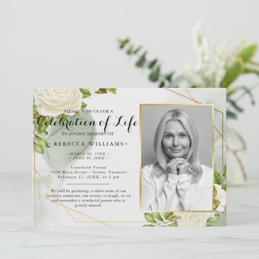 Modern White Floral Foto's vieren het leven Kaart (Staand voorkant)