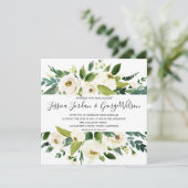 Modern White Florals Green Leaf Wedding Invite Kaart (Staand voorkant)