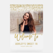 Modern White Gold Glitter Sweet 16 Foto Welkom Acryl Bord (Voorkant)