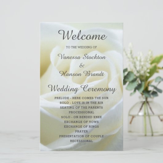 Modern White Rose Wedding Programme (Staand voorkant)