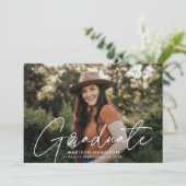 Modern White Script Photo Graduparty Kaart (Staand voorkant)