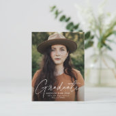 Modern White Script Photo Graduparty Uitnodiging Briefkaart (Staand voorkant)