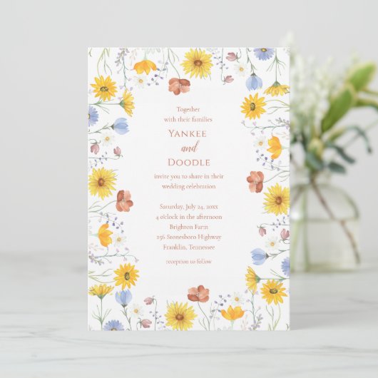 Modern wildflowers spring wedding kaart (Staand voorkant)