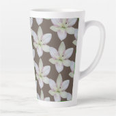 Modern Wit Goudgrijs Lelie Bloem Patroon Latte Mok (Rechts)