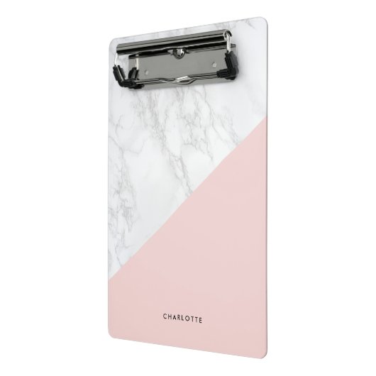 Modern wit marmer met roze blok gepersonaliseerd mini klembord (Angled2)