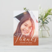 Modern wit script foto verbrand Oranje Afstuderen Bedankkaart (Staand voorkant)