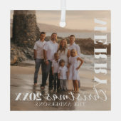 Modern wit vrolijk kerstscript foto glas ornament (Achterkant)