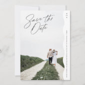 Modern wit Wavy Edge Minimal Monogram Save The Date (Voorkant)