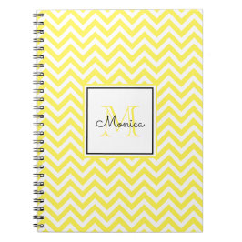 Modern Yellow Chevron Pattern met monogram Notitieboek