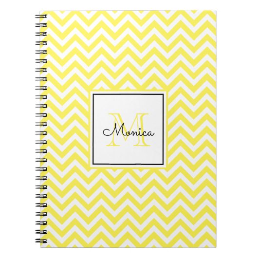 Modern Yellow Chevron Pattern met monogram Notitieboek (Voorkant)
